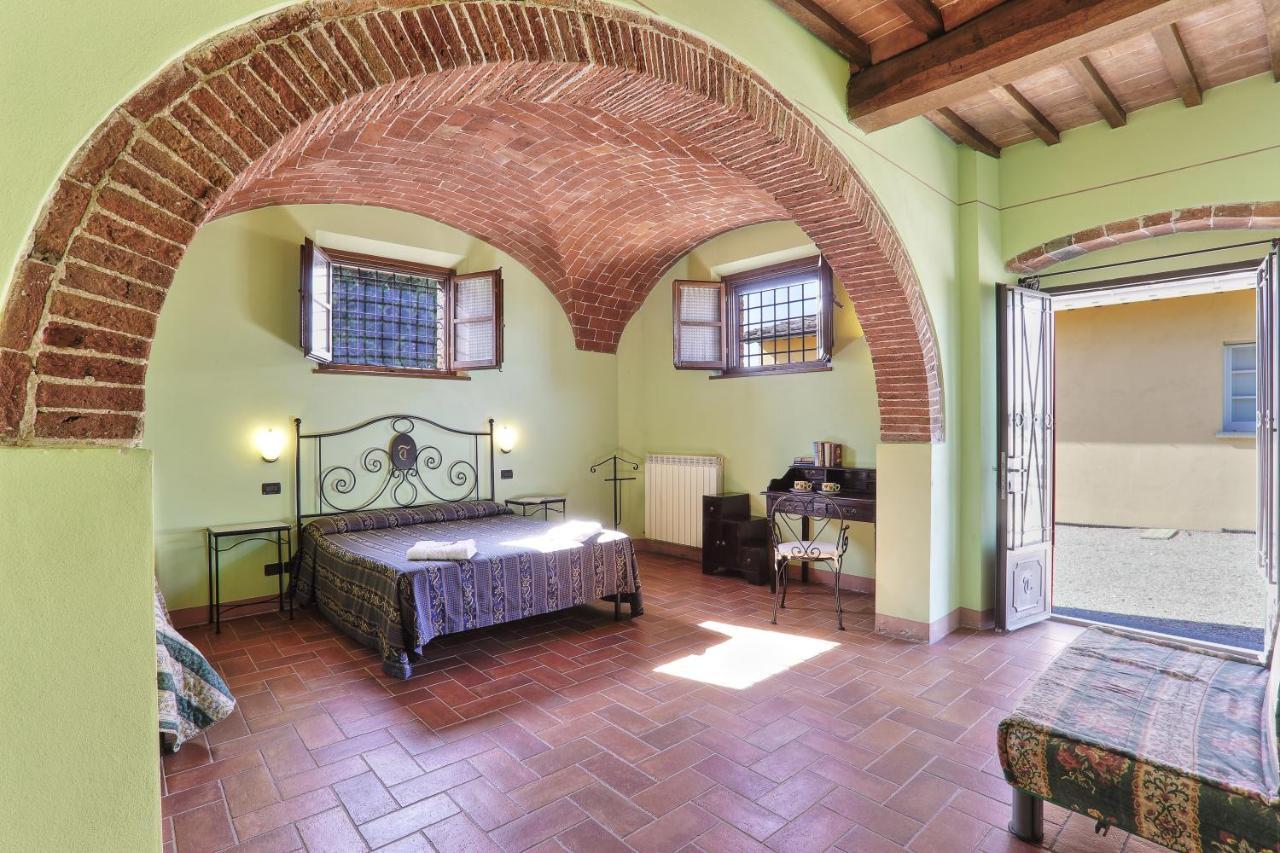 Agriturismo Terra Rossa Valiano الغرفة الصورة